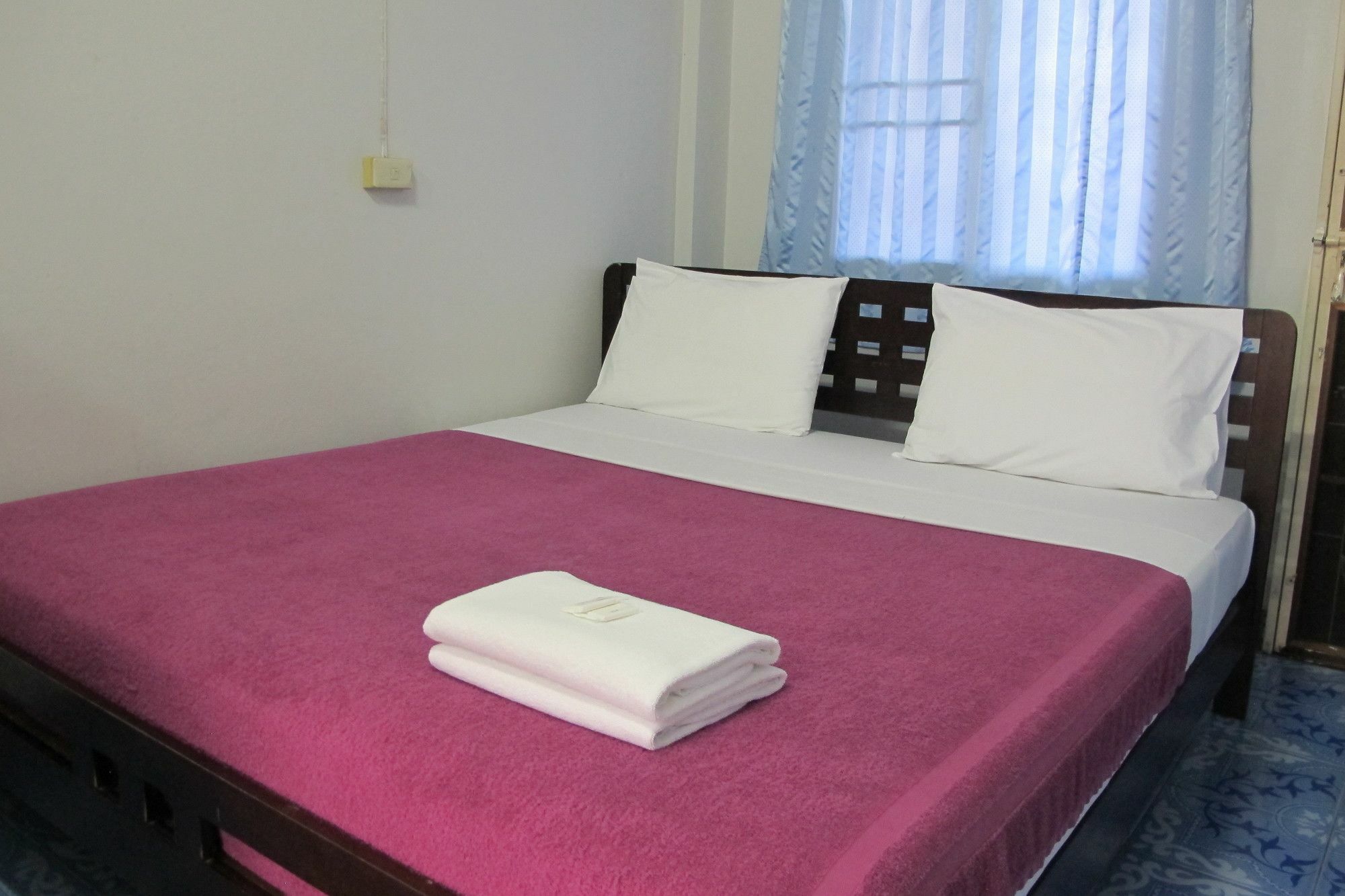 Samchai Hotel Si Racha Bagian luar foto