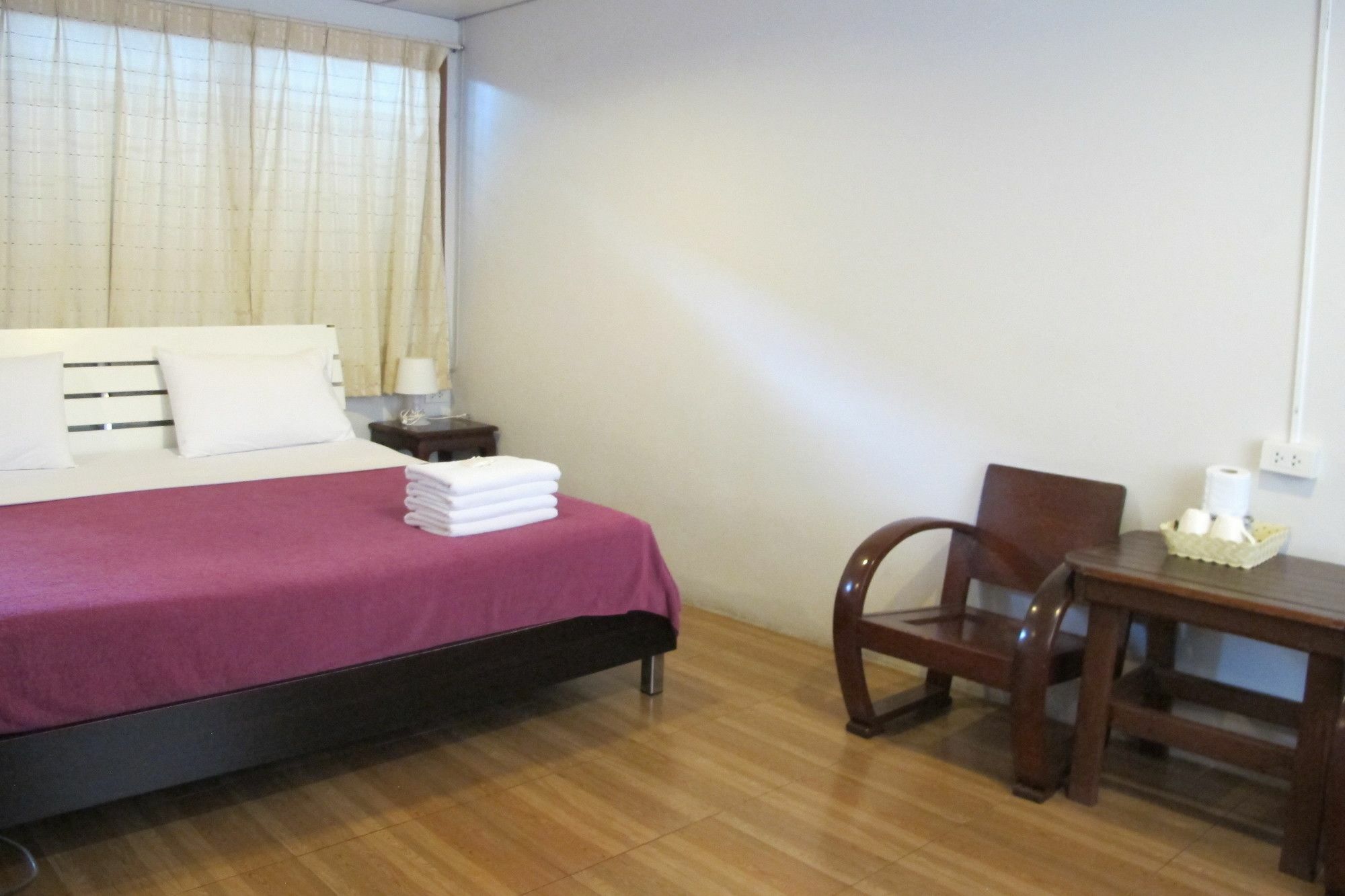 Samchai Hotel Si Racha Bagian luar foto