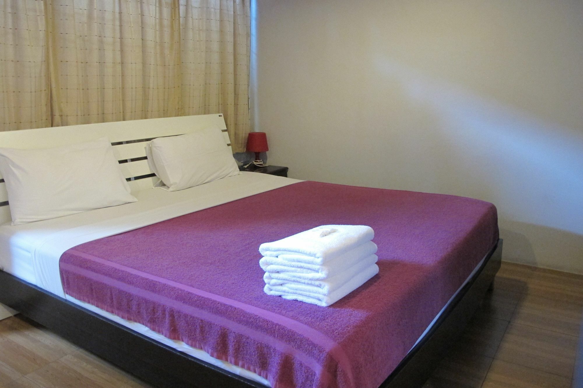 Samchai Hotel Si Racha Bagian luar foto