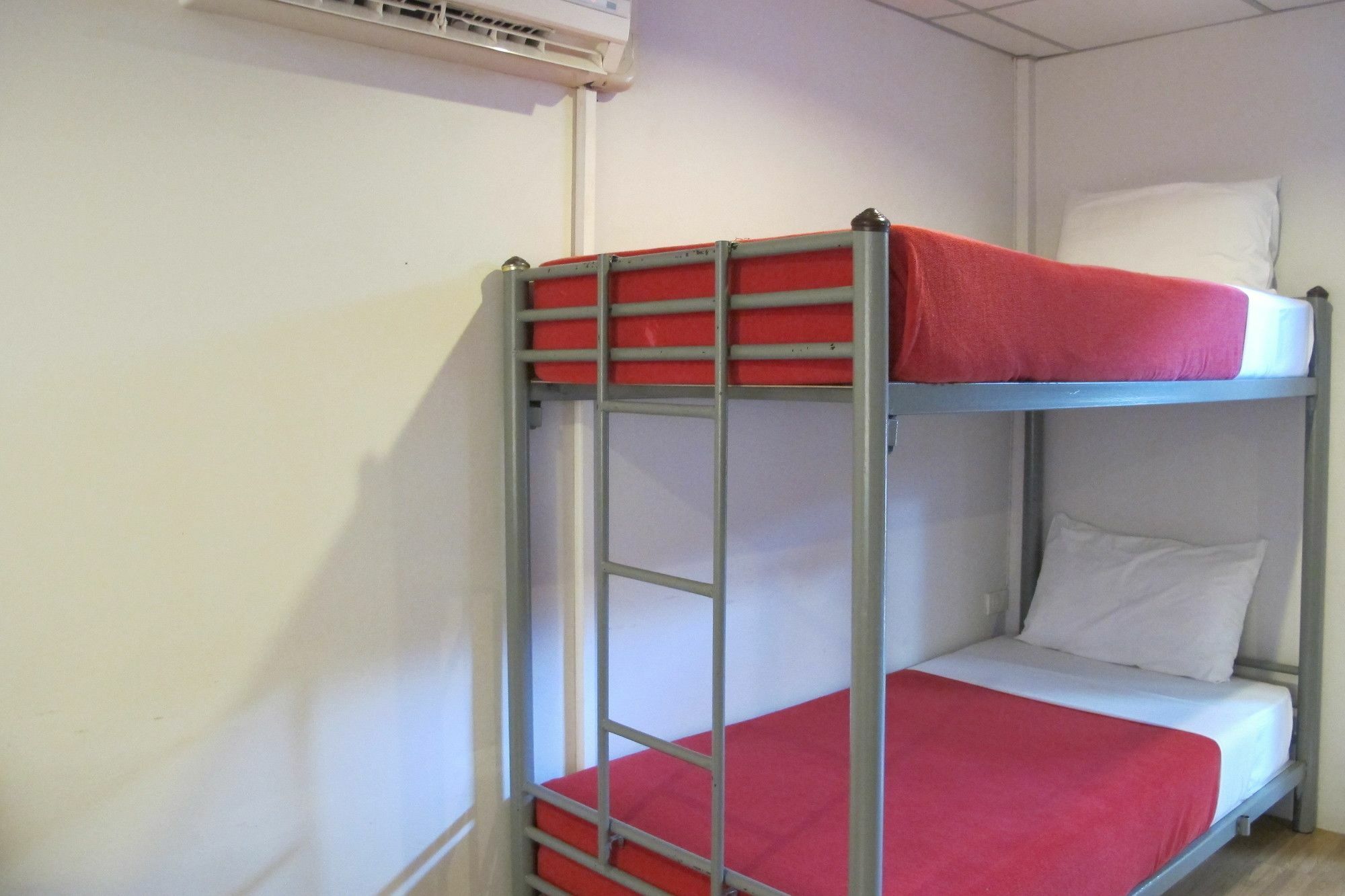 Samchai Hotel Si Racha Bagian luar foto