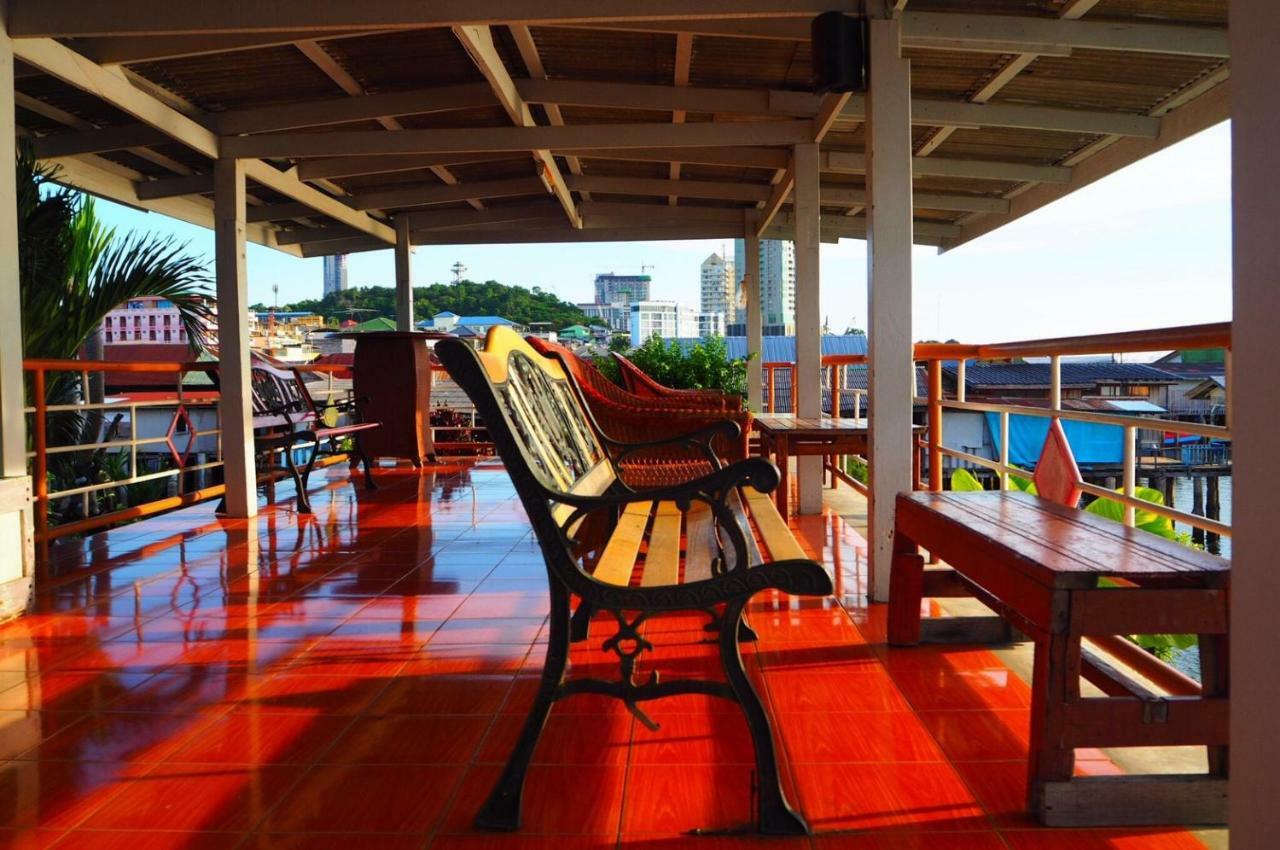 Samchai Hotel Si Racha Bagian luar foto