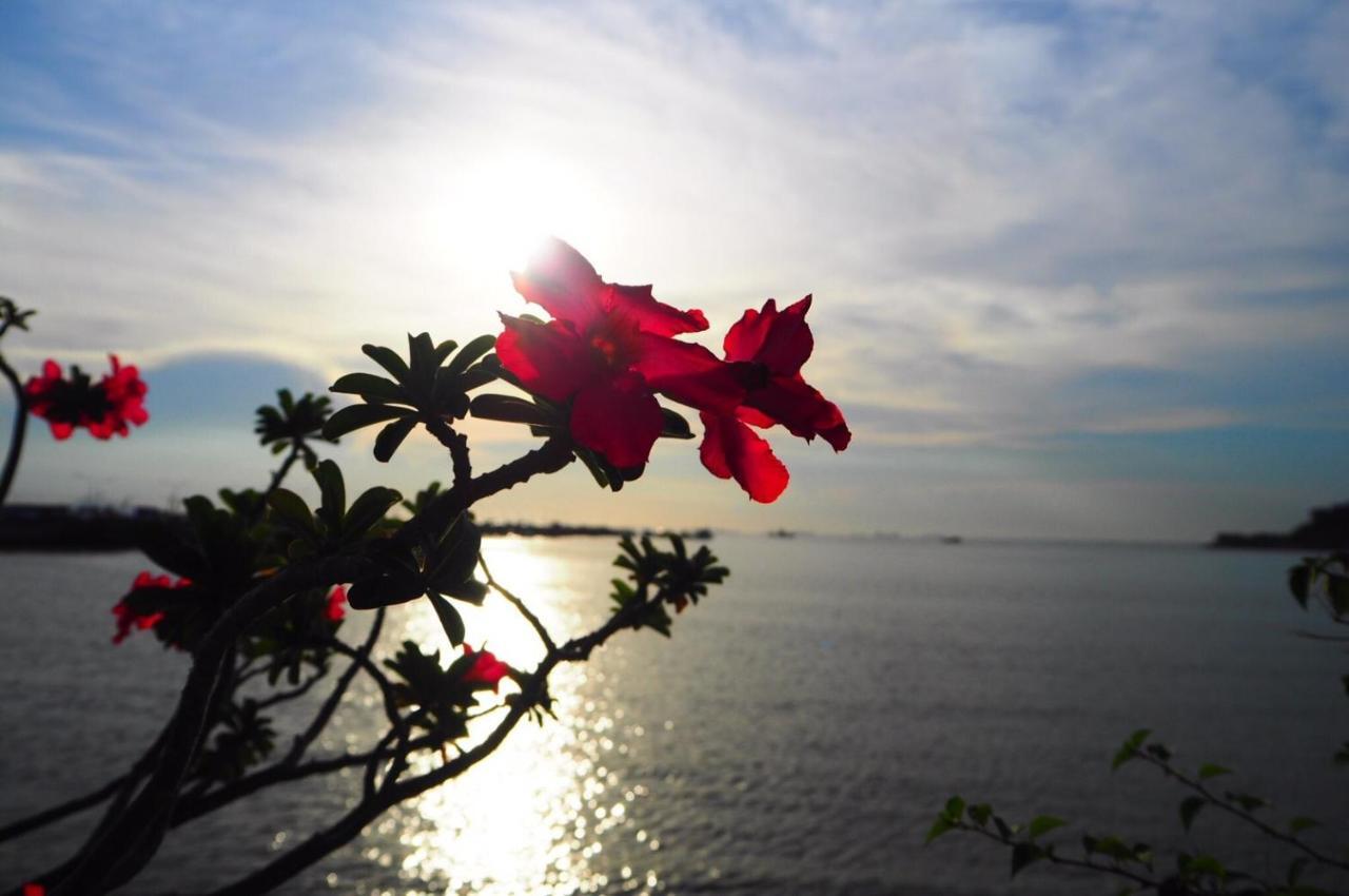 Samchai Hotel Si Racha Bagian luar foto