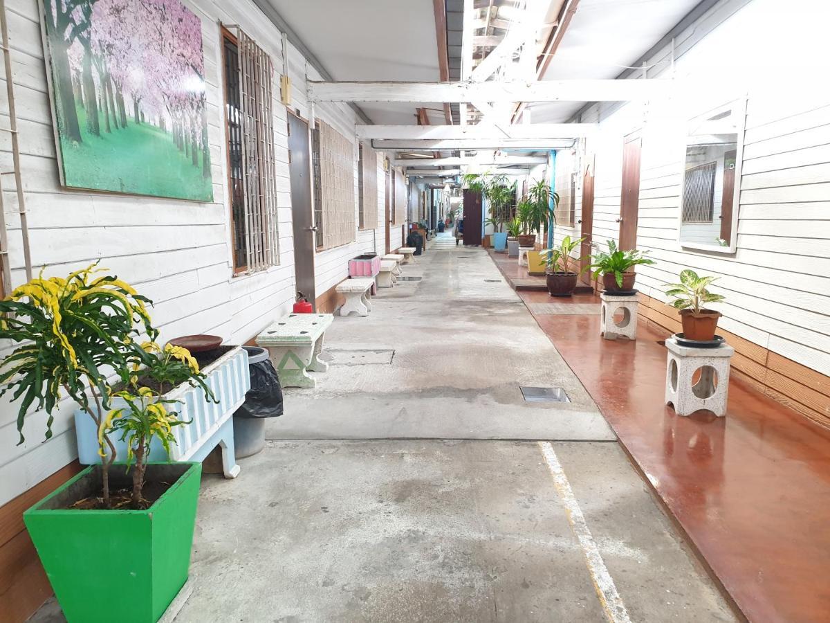 Samchai Hotel Si Racha Bagian luar foto