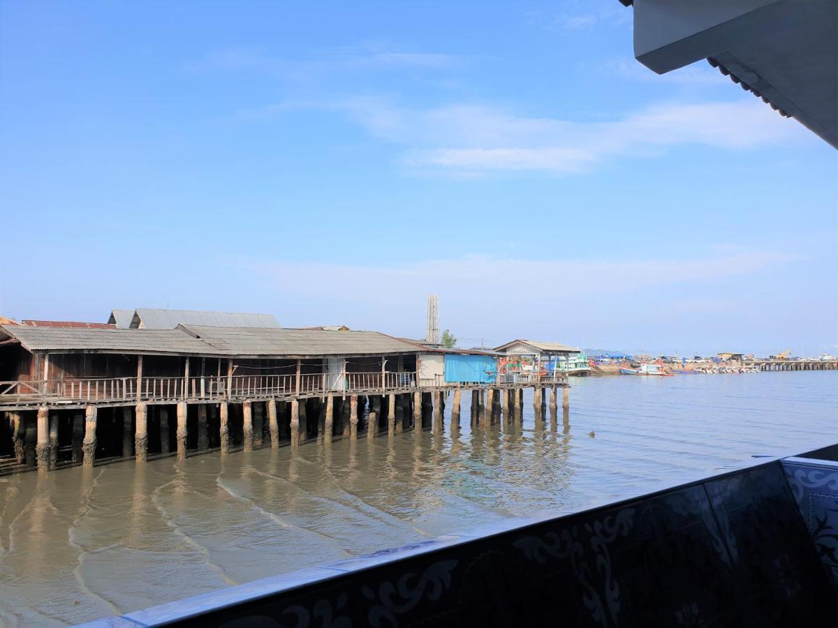 Samchai Hotel Si Racha Bagian luar foto